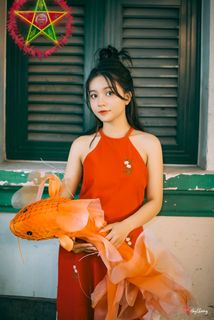 Vietnamese Mid-Autumn Festival: Graceful Girl with Traditional Carp Lantern & Poetic Beauty-7