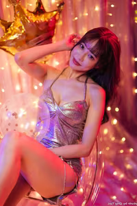 Shimmering Allure in Studio Shoot Part01 - Immersed in Ethereal Light-18