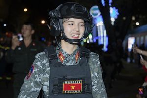 View Viral Blue Beret Female Soldier at Vietnam National Day Parade 2/9-8
