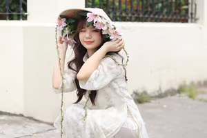 VGU No.143: Discover the Ethereal Beauty of a Vietnamese Girl in Ao Dai and Floral Conical Hat-2
