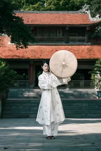 VGU No.157: The Grace of Traditional Vietnamese Ao Dai Blending with Ancient Cultural Heritage-4