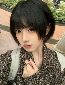 Japanese Bob Hairstyle Stylish & Charming Look of a Modern Beauty-12