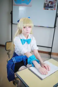 Coser Uesugi Erika Transforms into Asuma Toki in Captivating Blue Archive School Uniform (47P)-13
