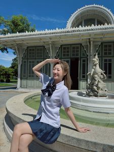 Hot girl Linh Kul in traditional Ao Dai with Vietnamese flag shares beautiful peace message for National Day 2/9-4