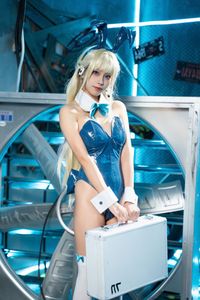 Coser San Wu Ren Xing: Alluring Blue Archive Asuma Toki Bunny Girl Cosplay-4