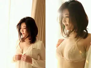 Hanasaki Ayumi: Captivating Beauty of Japanese Announcer on Tukuku-1