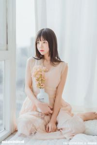MTYH Vol.226 Girl by the Window: Serene Beauty in Soft Morning Light-27