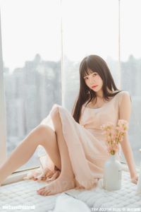 MTYH Vol.226 Girl by the Window: Serene Beauty in Soft Morning Light-17