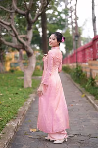 VGU No.153: Enchanting Traditional Vietnamese Ao Dai Beauty and Grace-2
