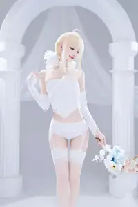 FGO Saber Bride: Shika XiaoLuLu Shines in Pristine White Wedding Dress - A Game Muse Brought to Life-2