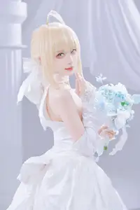 FGO Saber Bride: Shika XiaoLuLu Shines in Pristine White Wedding Dress - A Game Muse Brought to Life-10