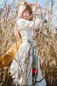 Coser Ely_eee: Enchanting 'Wolf and Breeze' Cosplay amidst Golden Fields | Artistic View-13
