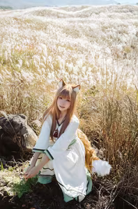 Coser Ely_eee: Enchanting 'Wolf and Breeze' Cosplay amidst Golden Fields | Artistic View-21