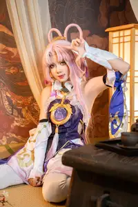 PoppaChan's Enchanting Fu Xuan Cosplay: Exquisite Details and Captivating Allure-3