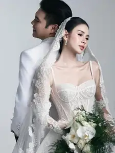 Model Huong Lien's Affectionate Wedding Photoshoot with Husband | Sweet Moments Revealed-1