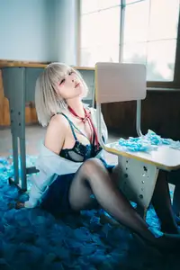 Coser Chunmomo Self-Portrait Part02: Delicate Charms Amidst Dreamy Blue Petals-17