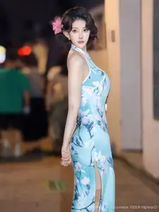 XiuRen No.10594: Li Shuang Er's Graceful Charm in a Modern Cheongsam, Captivating Asian Beauty.-4