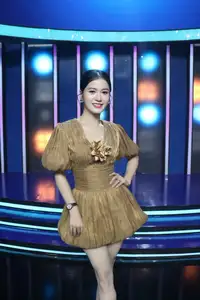 Lâm Vỹ Dạ's Stunning Transformation: Upgraded Beauty and Radiant Aura After 14kg Weight Loss!-8