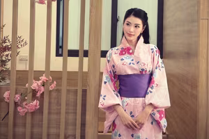 Former Volleyball Queen Dang Thu Huyen Shines in Elegant Traditional Japanese Kimono-10
