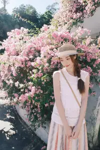 VGU No.174: Youthful Charm of a Girl in a Straw Hat Amidst Blooming Pink Flowers Under Summer Sun-4