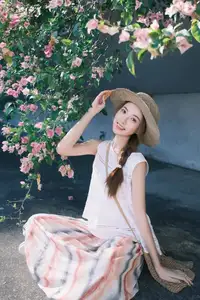 VGU No.174: Youthful Charm of a Girl in a Straw Hat Amidst Blooming Pink Flowers Under Summer Sun-5