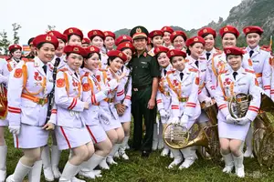 Vietnam's Female Soldiers: Majestic Parade Rehearsal Showcases Strength and Discipline-7