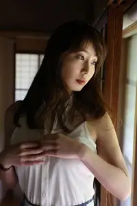 Misumi Shiochi: Captivating Beauty in FRIDAY Digital Photo Book Nocturne Vol.1-1