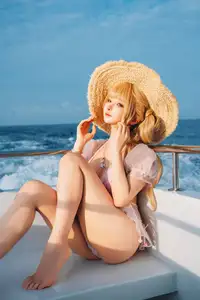 Coser Chunmomo's Enchanting Sunset Yacht Photoshoot - Part02-24