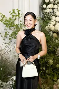 Le Tam Trieu Dang: Radiant Beauty, Captivating Style. A Glimpse into the Life of the Actress Who Rose to Early Fame.-2