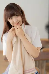 Ai Takanashi: Sweet Schoolgirl Radiating Youth in Uniform - ROM 01-9