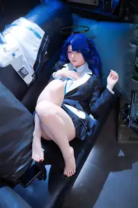 Coser Yu Yu Transforms into Blue Archive's Yuuka: Captivating Beauty in a Unique Photo Collection (45P)-4