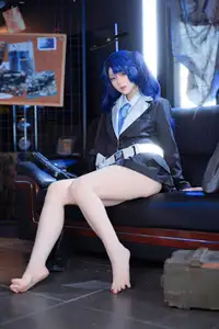 Coser Yu Yu Transforms into Blue Archive's Yuuka: Captivating Beauty in a Unique Photo Collection (45P)-9