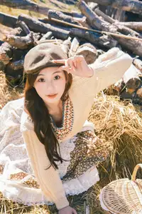 YiTuYu Vol.8531: A captivating glimpse of chickkii's sweet beauty and timeless vintage style-8