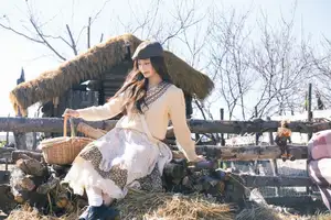 YiTuYu Vol.8531: A captivating glimpse of chickkii's sweet beauty and timeless vintage style-5