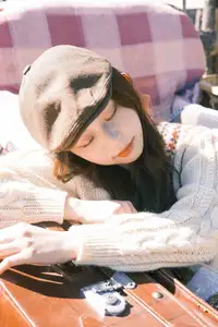 YiTuYu Vol.8531: A captivating glimpse of chickkii's sweet beauty and timeless vintage style-9