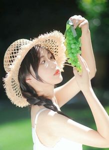 Gentle Beautiful Girl: Alluring Black Braided Ponytail Hairstyle - Elegant Look-18