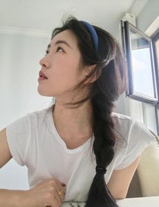 Gentle Beautiful Girl: Alluring Black Braided Ponytail Hairstyle - Elegant Look-19