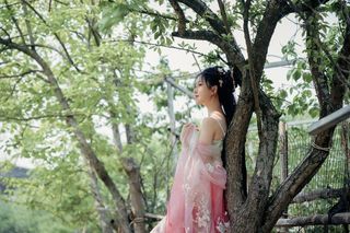 Coser Nnian as Begonia Fairy: Ethereal Beauty in a Fairytale Garden-32