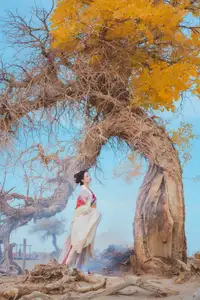 Coser Cherry Meow's 'Jinghong' Hanfu Photoshoot: Captivating Ancient Elegance-9