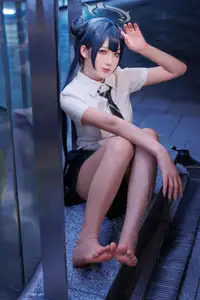 Coser Feng Jiang Jiang V as Hisaki JK: Captivating Youthful Charm in the City-5