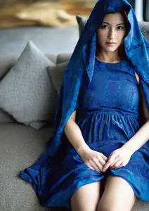 Mino Suzume: Enchanting Blue Nymph with a Captivating Gaze - T20-0