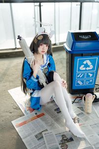 Coser Jiu Qi Miao as Kasasawa Miyu: Captivating Blue Archive Cosplay in Sailor Uniform & Bunny Ears. View 0044-1