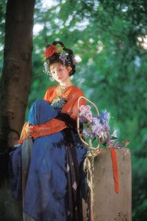 Elegant Cosplay: Tong Yi's Traditional Chinese Beauty in YiTuYu Vol.8305-14