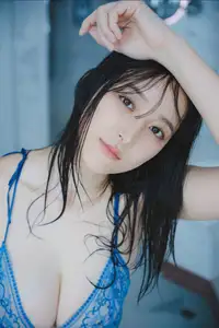 Ami Yamazaki FRIDAY Monthly Girl 048 Part02: Captivating Reflections & Natural Allure-6