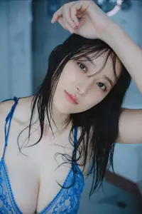 Ami Yamazaki FRIDAY Monthly Girl 048 Part02: Captivating Reflections & Natural Allure-25