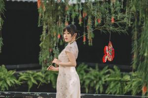 Elegant Ao Dai: Vietnamese Traditional Beauty in a Lush Garden-6