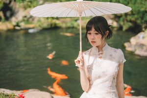 Elegant Ao Dai: Vietnamese Traditional Beauty in a Lush Garden-3