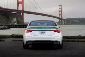 Discover the Ultra-Exclusive Mercedes-Maybach S680 Emerald Isle: Only 25 Units, California Coast Debut-0