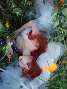 Coser Chunmomo | Ethereal Bride in a Dreamy Flower Garden Wedding Dress-2