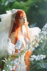 Coser Chunmomo | Ethereal Bride in a Dreamy Flower Garden Wedding Dress-25